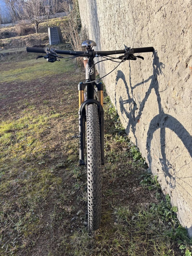 Mondraker F-PODIUM CARBON RR