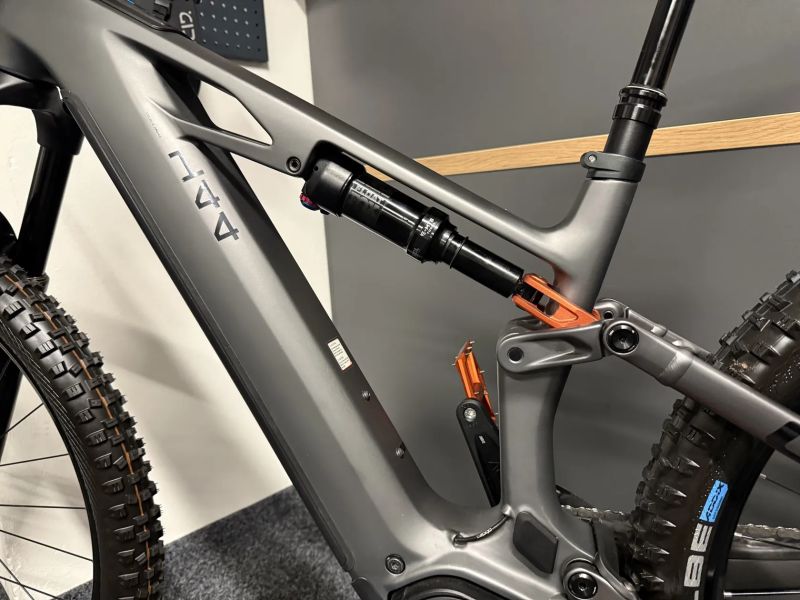 CUBE Stereo Hybrid ONE44 HPC SLX 800 vel. M 2025 274KM