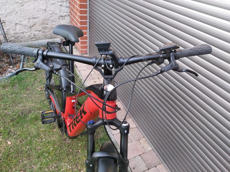 Trek Trek Powerfly FS 4 Equipped Lava/ Trek Black