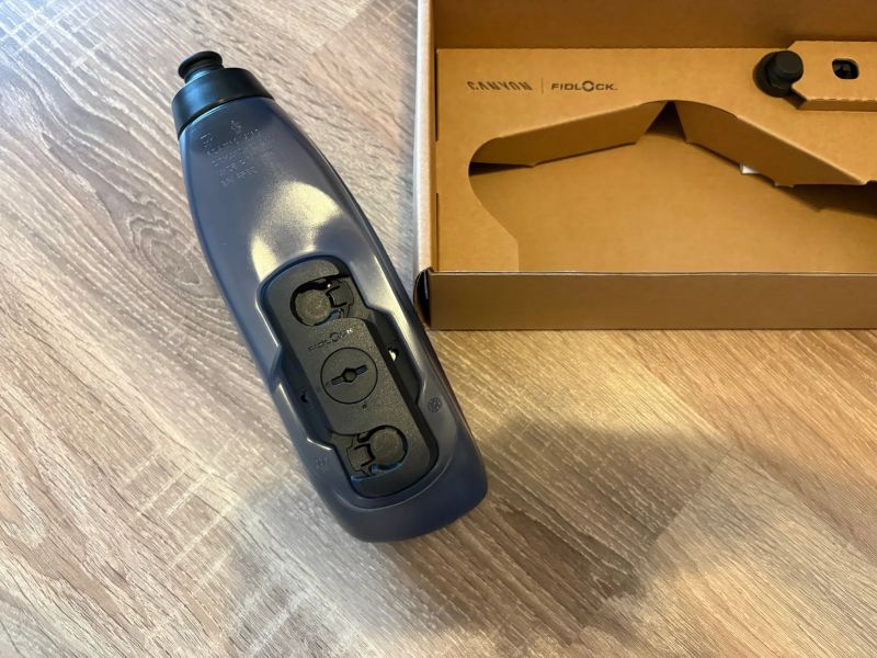 Canyon FUEL MTB Fidlock 850ml lahev