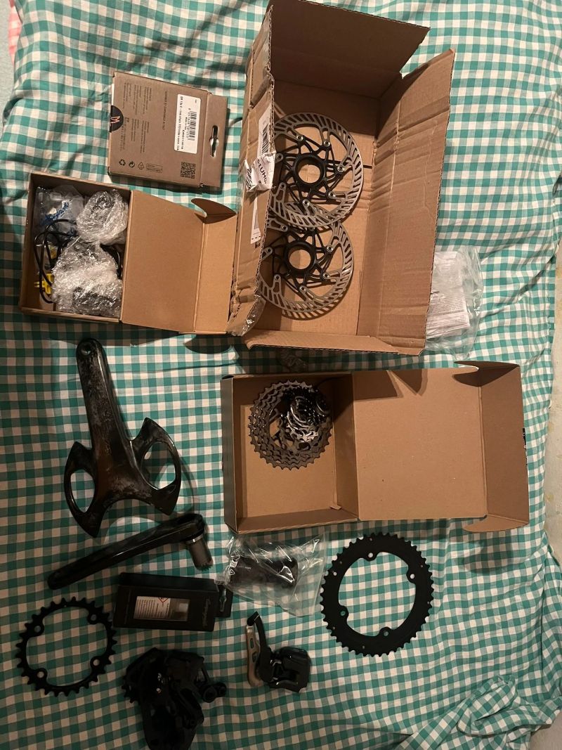 Campagnolo Super Record 2x13 sada, nejeté, sundáno z kola