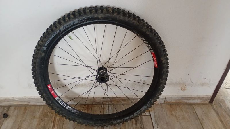 Přední kolo 27,5" dt swiss 350 ex511 15x110