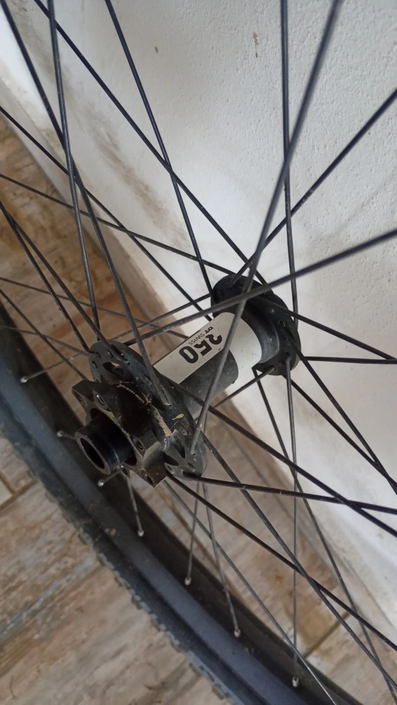 Přední kolo 27,5" dt swiss 350 ex511 15x110