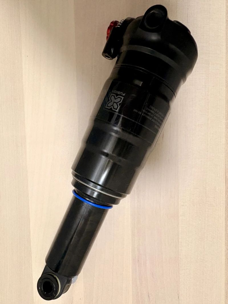 Tlumič X Fusion Nude O2 Pro RLX 185x55 Trunion pro Scott Genius