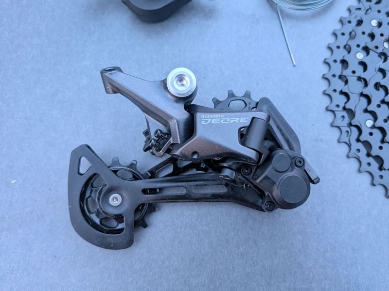 sada Shimano Deore 1x12 na HG ořech