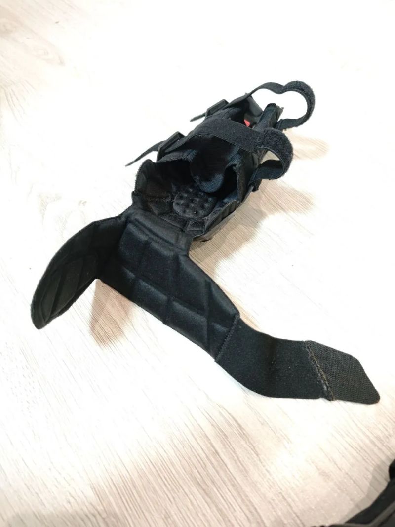 Chrániče loktů Fox Titan L/XL sedí na ruku 30cm