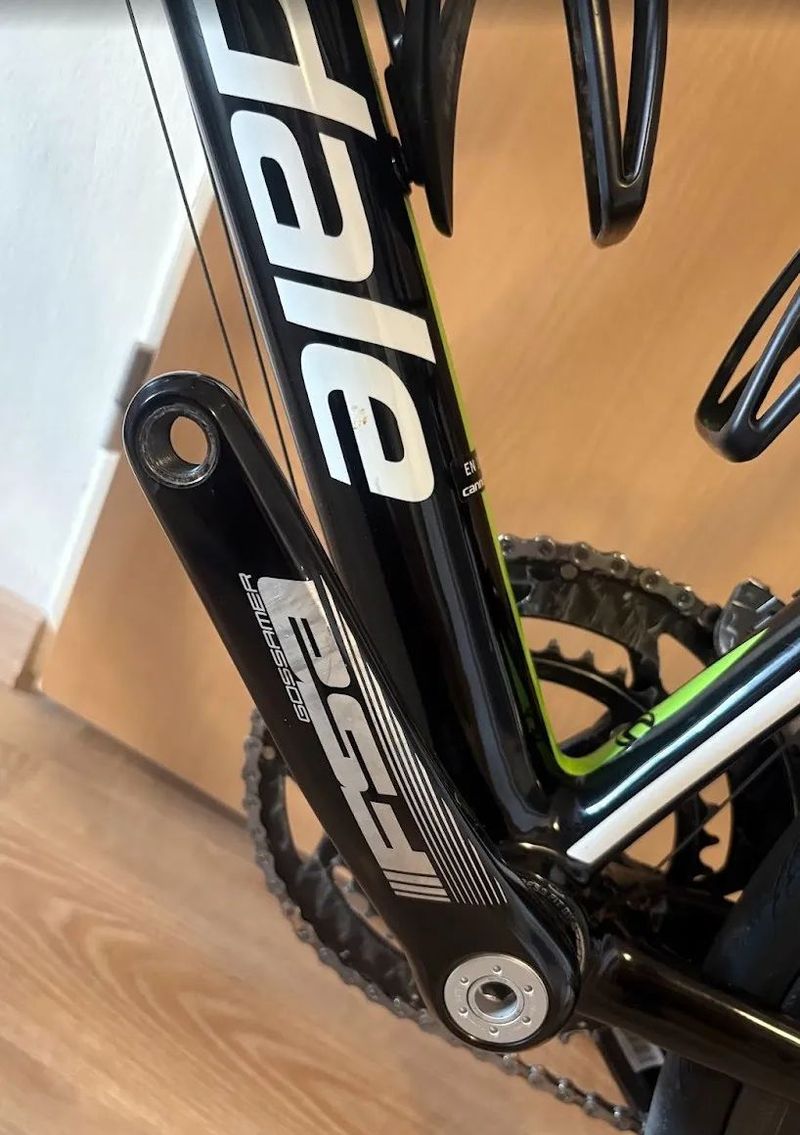 Cannondale SupersixEvo, vel 60, karbonové kolo o váze 7,8kg, včetně zapletených 5cm kol EIE