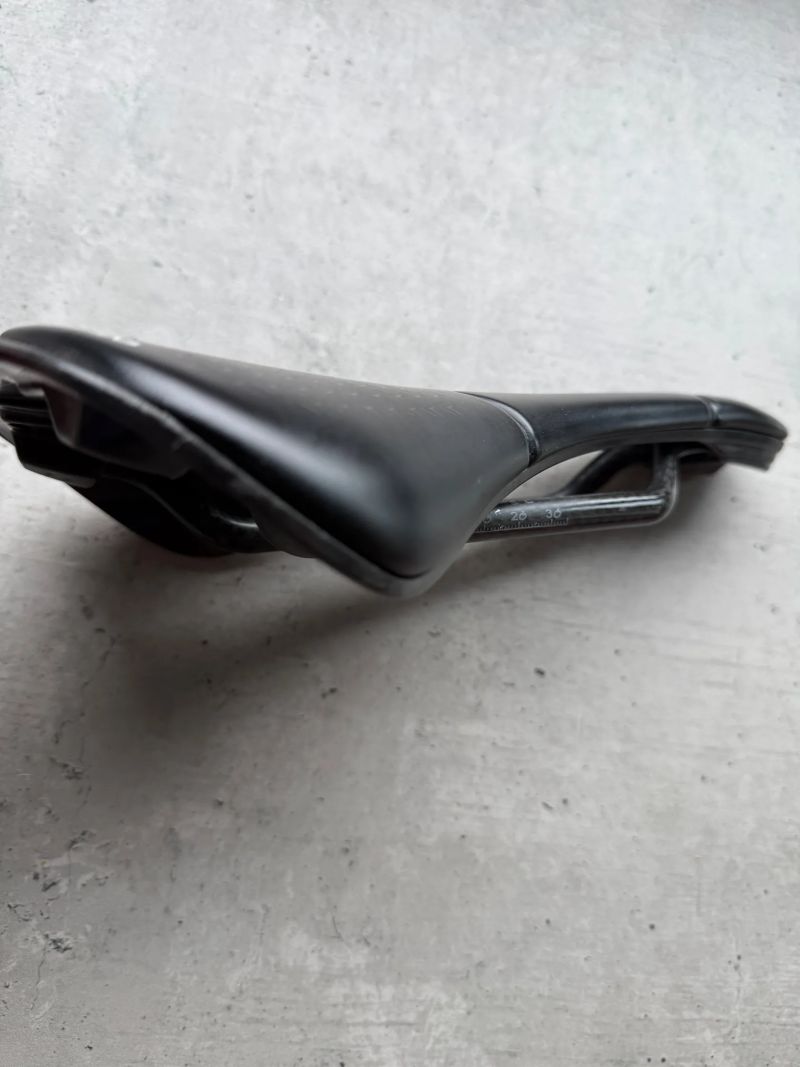 Prodám karbonové sedlo Prologo SCRATCH M5 - REZERVOVÁNO