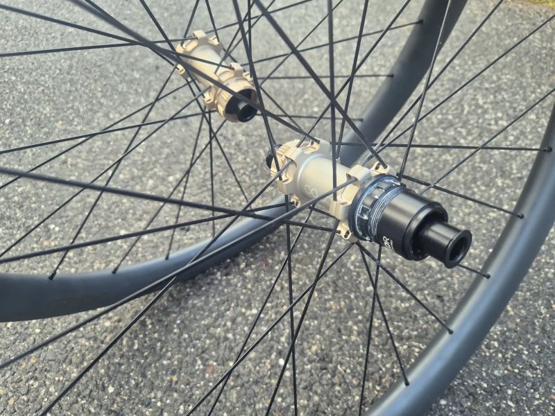 Zapletená kola OQUO RP50LTD