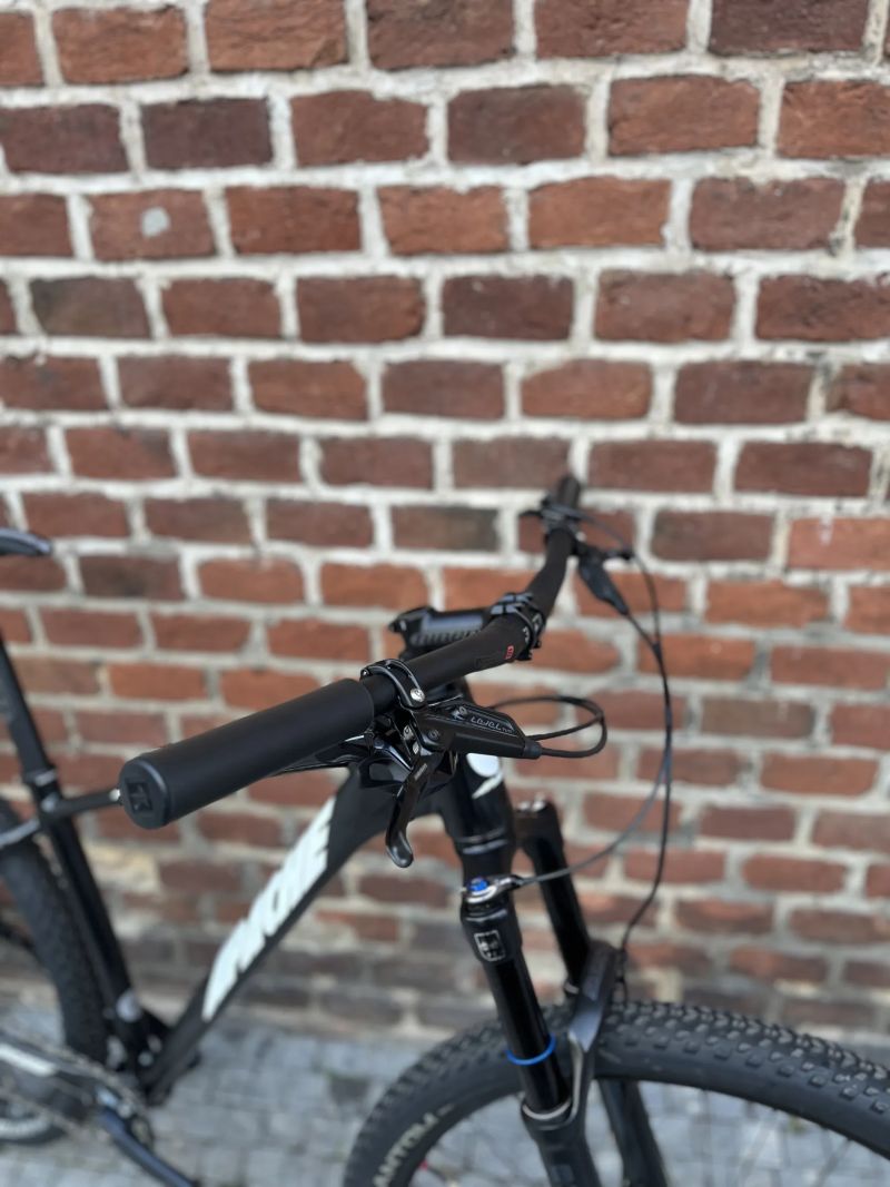 Apache Tuwan MTB 12,7kg SLX 12speed Axon 34mm