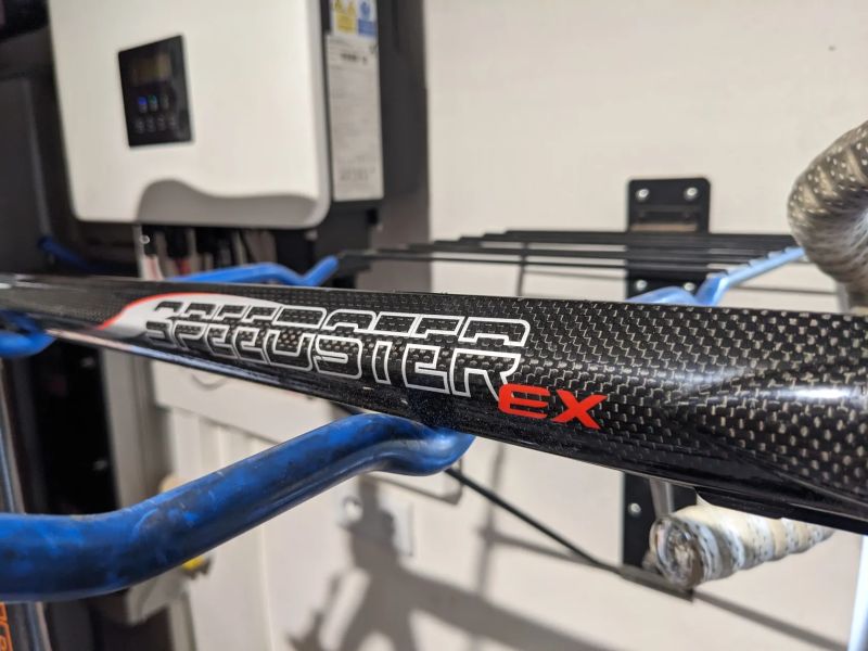 Karbonový rám, včetně sedlovky 