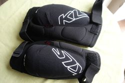 Chrániče kolen KLS