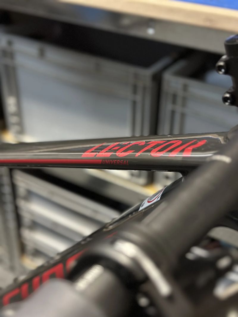 Ghost Lector Universal Raw Carbon/Metallic Rusty Red vel. L - záruka