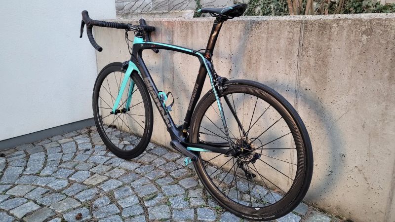 Bianchi Oltre XR3 Countervail Ultegra, Mavic Cosmic SL 40. 7,7 kg