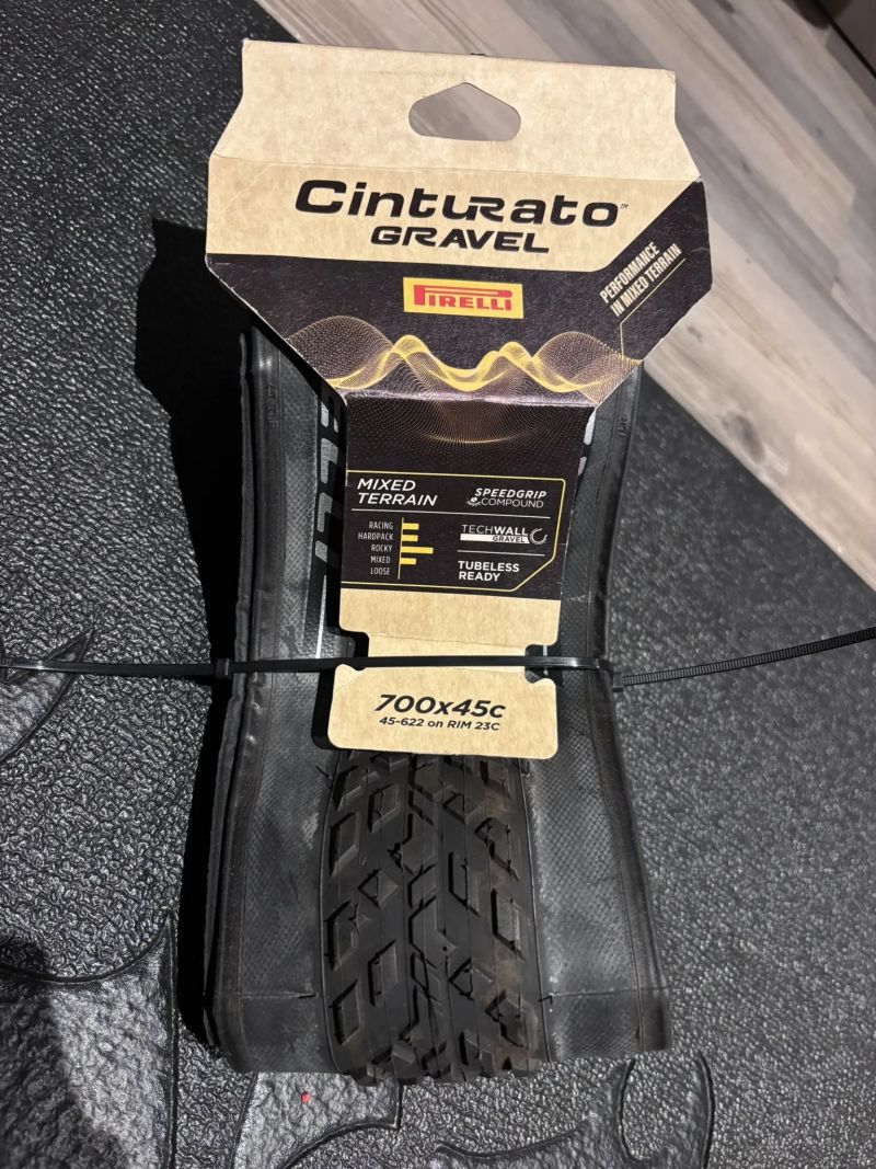 Pirelli CINTURATO M a H//GRAVEL// 700x45c