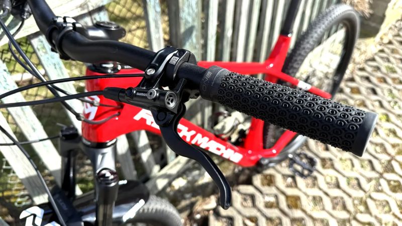 ROCK MACHINE BLIZZ CRB 30-29, Carbon, ROCKSHOX, DEORE, PEVNÉ OSY, Karbon sedlovka