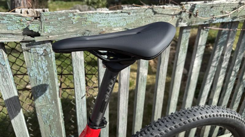 ROCK MACHINE BLIZZ CRB 30-29, Carbon, ROCKSHOX, DEORE, PEVNÉ OSY, Karbon sedlovka