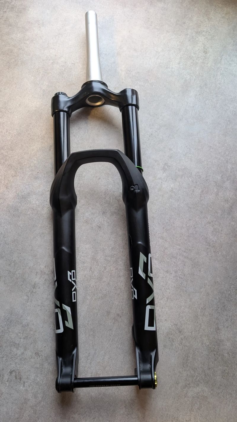 DVO Diamond E3 160mm 29" vidlice, 15x110mm boost