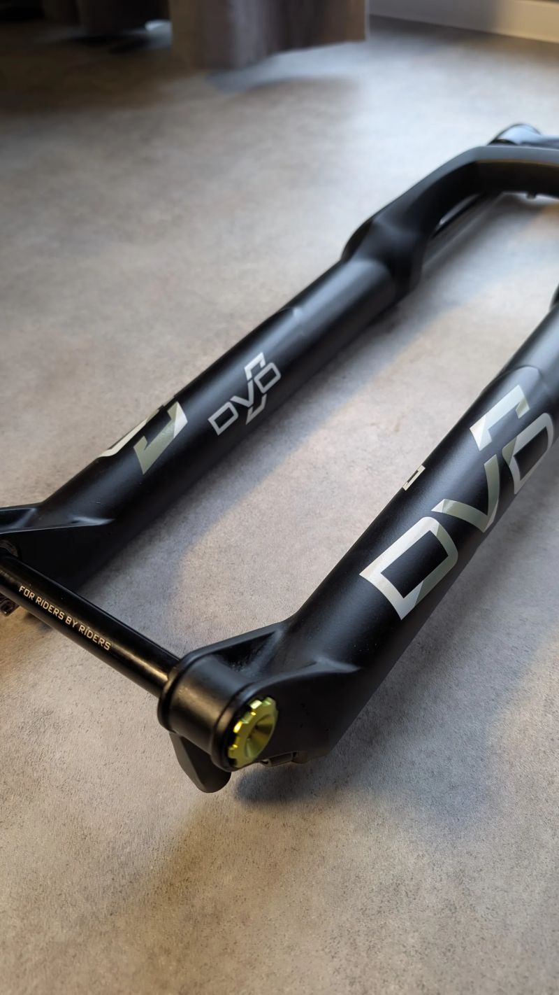 DVO Diamond E3 160mm 29" vidlice, 15x110mm boost