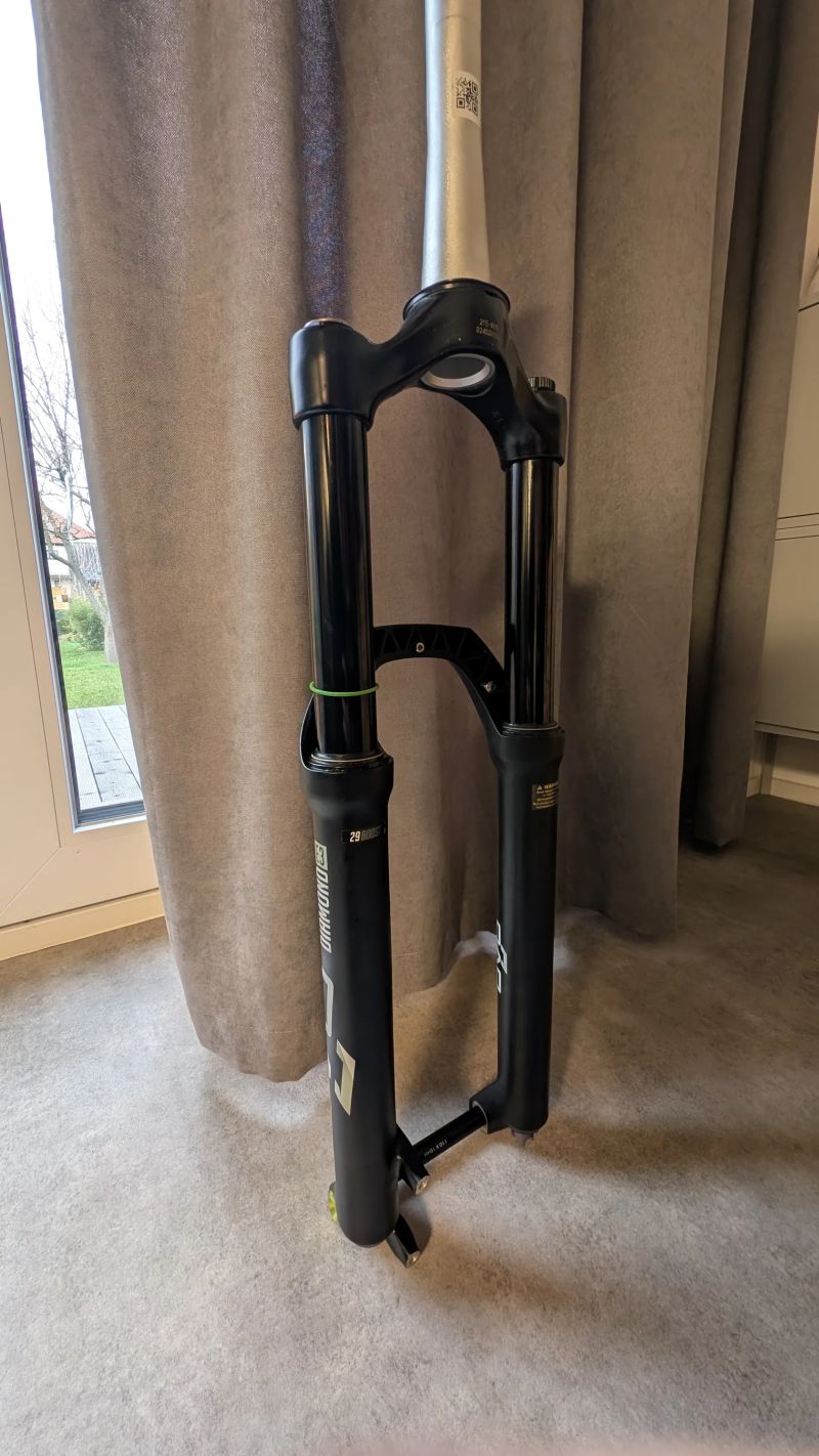 DVO Diamond E3 160mm 29" vidlice, 15x110mm boost