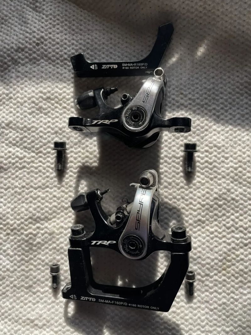 TRP Spyre s adaptéry pro montáž