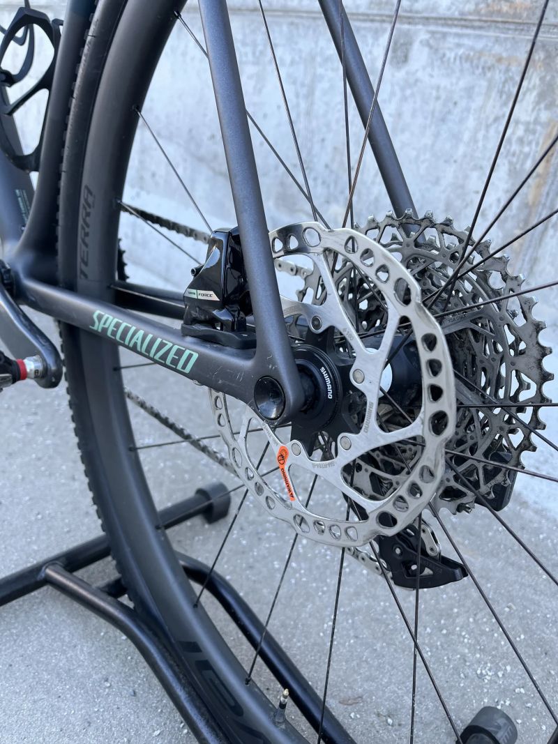  Crux Pro 2025, velikost 56, váha 7,63 kg 