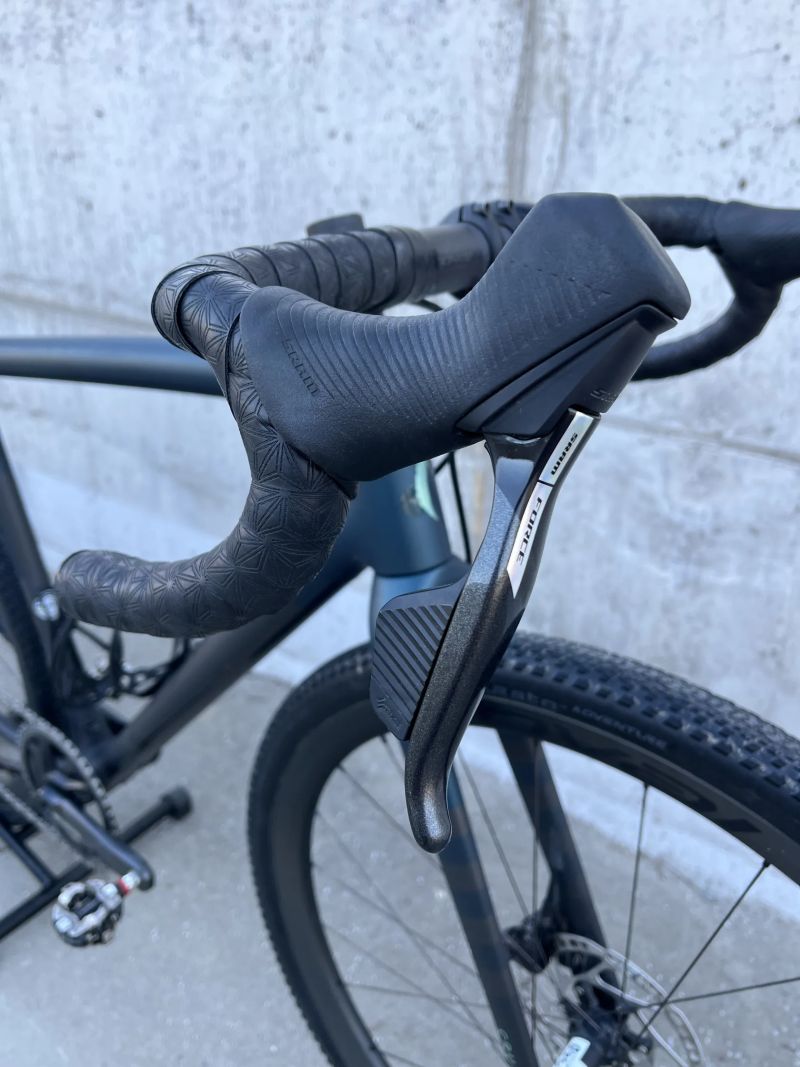  Crux Pro 2025, velikost 56, váha 7,63 kg 