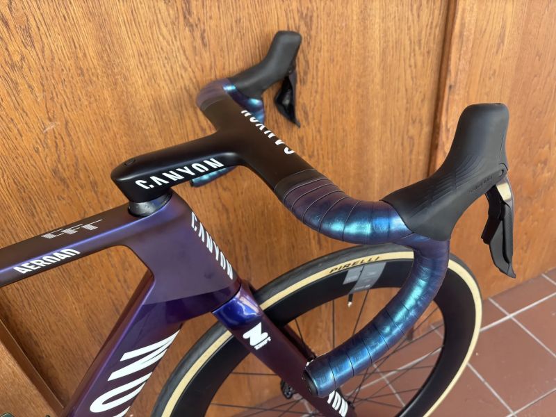 CANYON AEROAD CFR - vel. L (56 cm) - ULTEGRA di2 2x12 - DT SWISS - NOVÉ