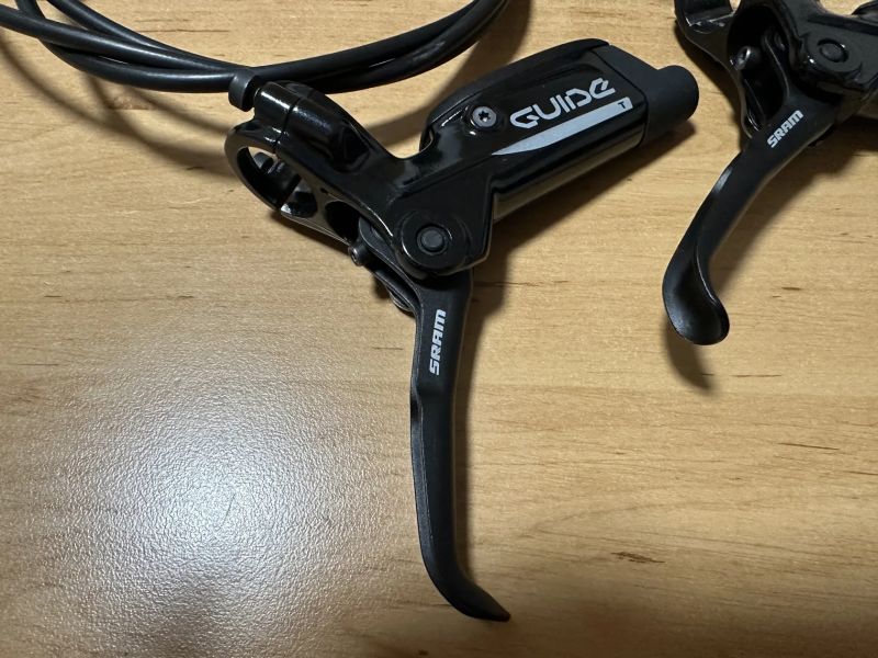 Brzdy SRAM GUIDE T, čtyřpístkové, zánovní