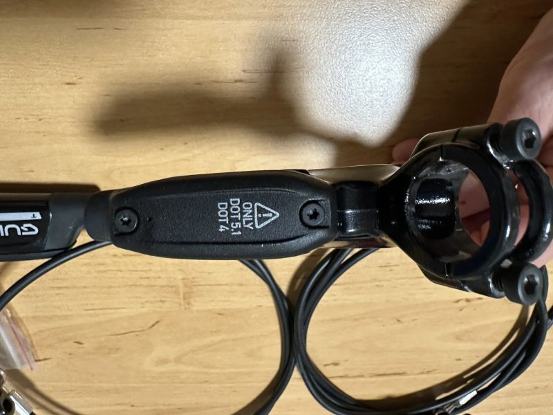 Brzdy SRAM GUIDE T, čtyřpístkové, zánovní