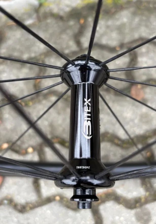 Silniční karbonová zapletená kola EIE - 5cm, ráfková brza