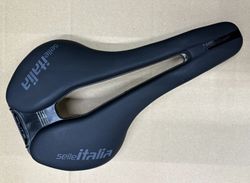 Selle Italia Flite Boost Kit Carbonio Superflow L sedlo - černé 158g