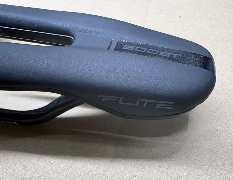 Selle Italia Flite Boost Kit Carbonio Superflow L sedlo - černé 158g