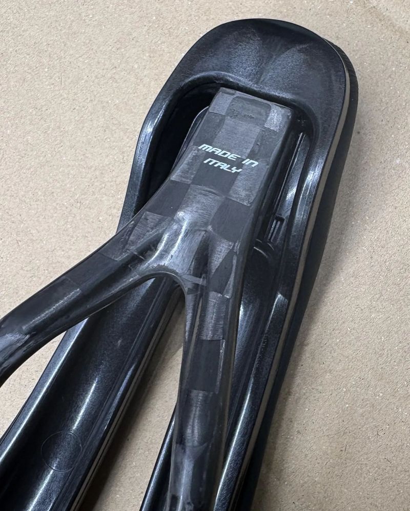 Selle Italia Flite Boost Kit Carbonio Superflow L sedlo - černé 158g