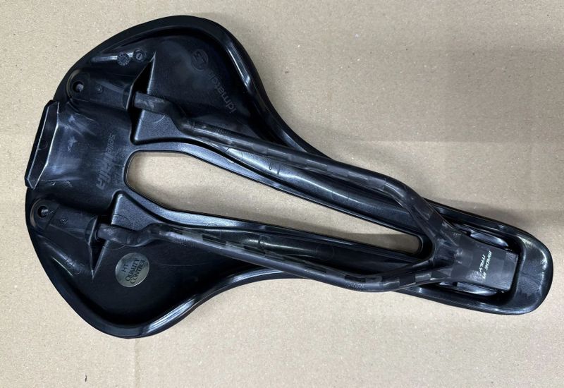 Selle Italia Flite Boost Kit Carbonio Superflow L sedlo - černé 158g