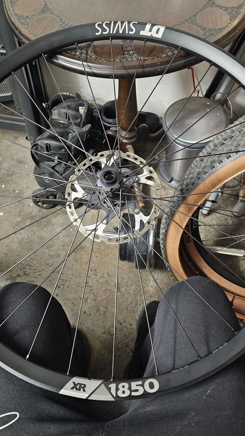 Zapletené kola DT Swiss XR1850