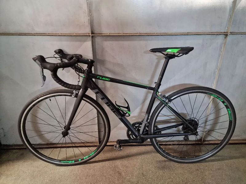 Silniční kolo Cube Attain, vel. 50