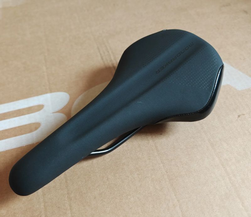 OnOff řídítka, představec, sedlovka, gripy a sedlo Selle Royal