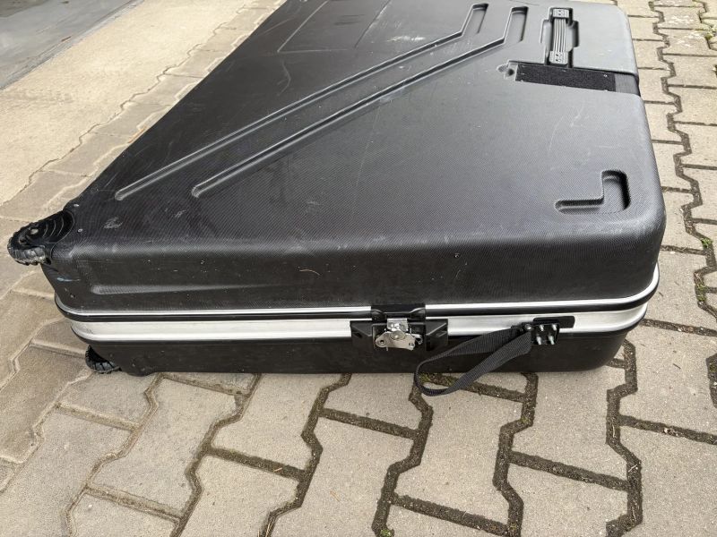 Prodám kufr na kolo B&W