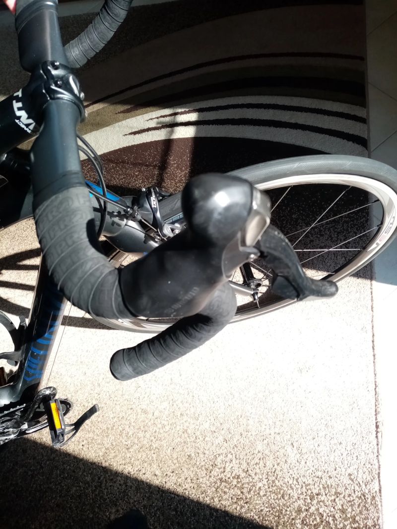 Karbonové silniční kolo Specialized Tarmac na Shimano Ultegra, vel. 54 