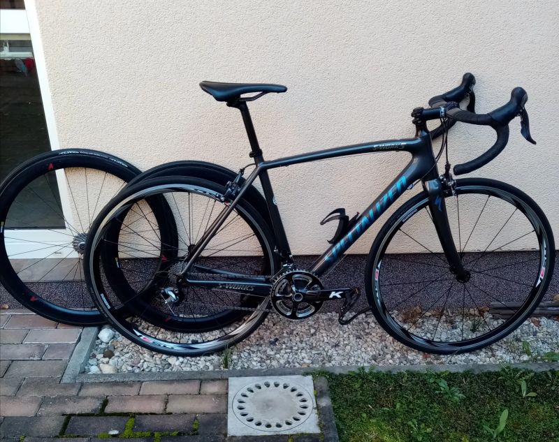 Karbonové silniční kolo Specialized Tarmac na Shimano Ultegra, vel. 54 