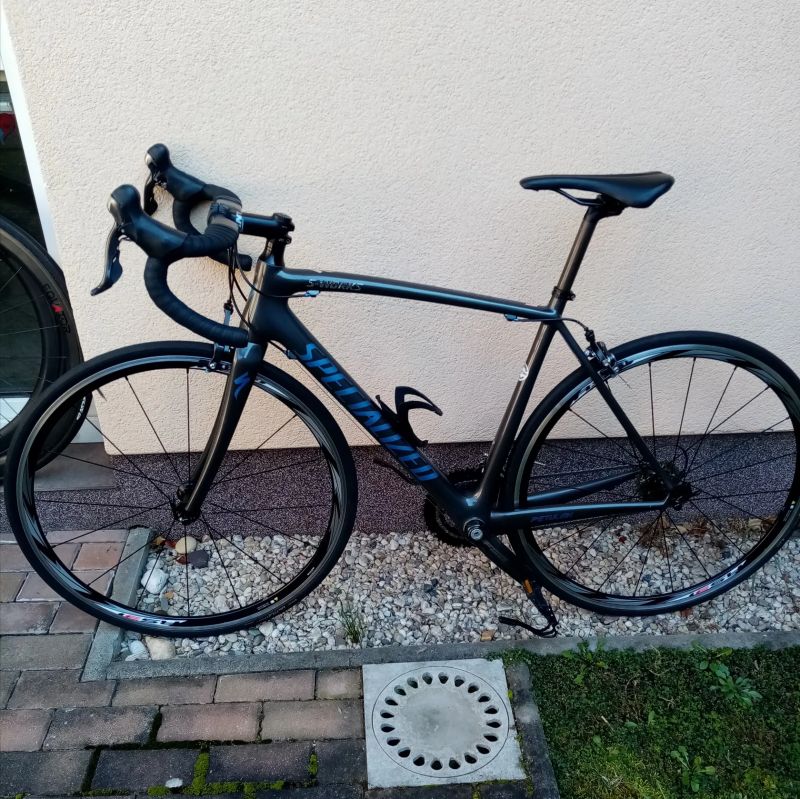 Karbonové silniční kolo Specialized Tarmac na Shimano Ultegra, vel. 54 