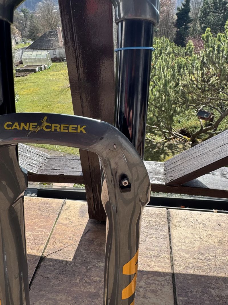 Vidlice Cane Creek Helm