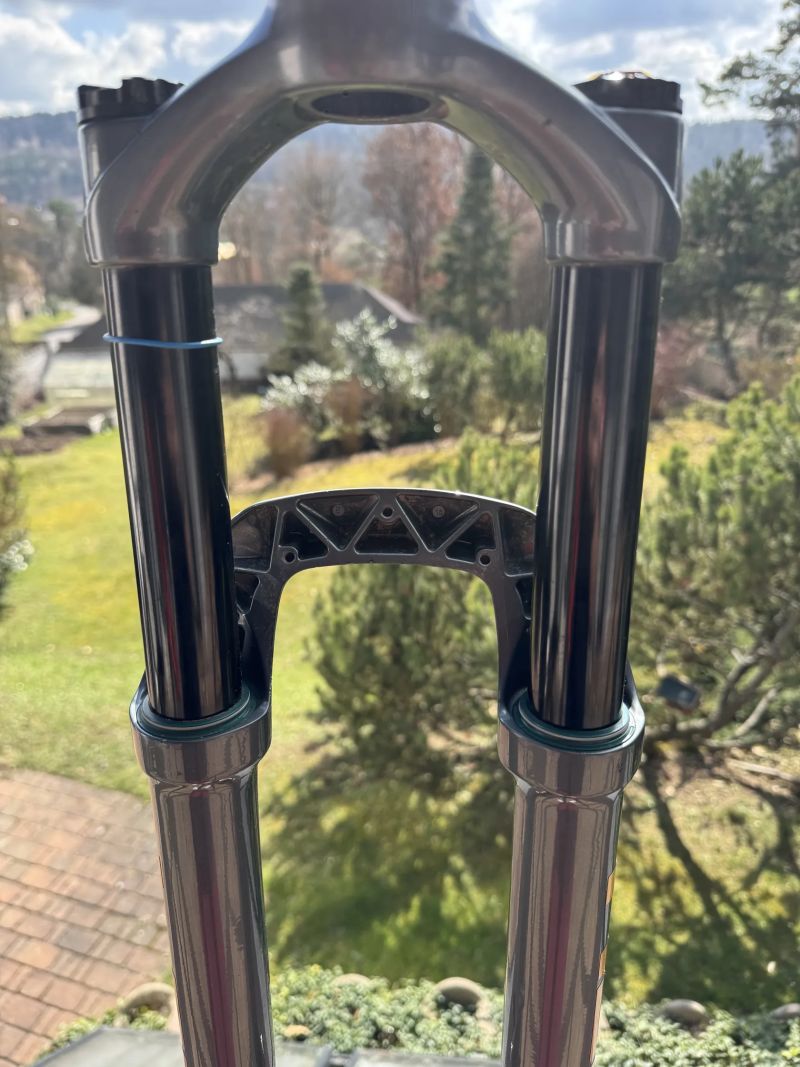 Vidlice Cane Creek Helm