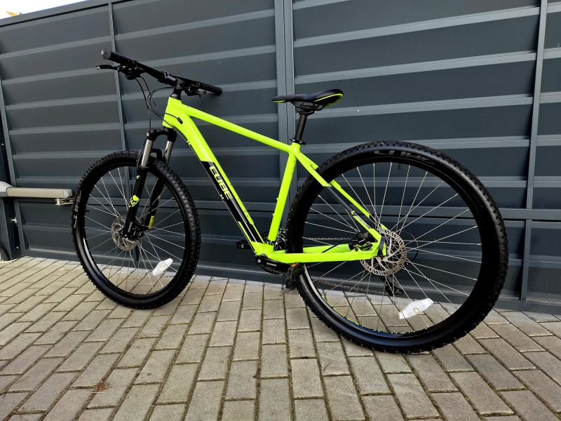 (61)Horské hliníkové kolo Cube 29"