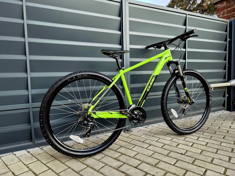 (61)Horské hliníkové kolo Cube 29"