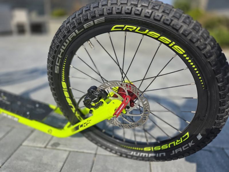 Terénní koloběžka Crussis