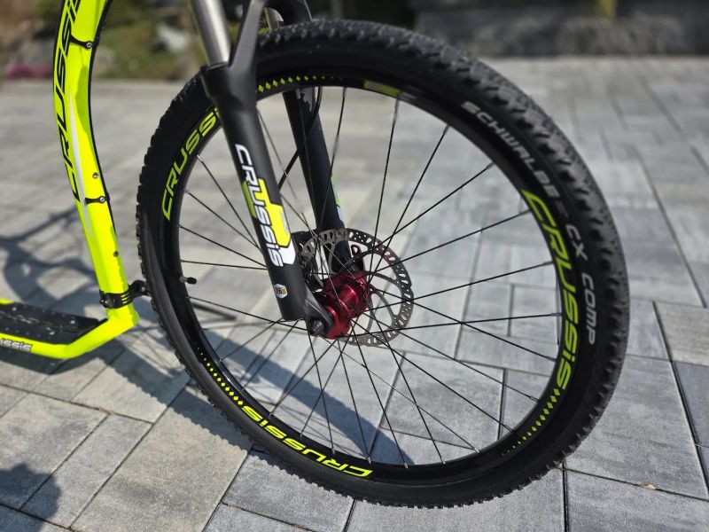 Terénní koloběžka Crussis