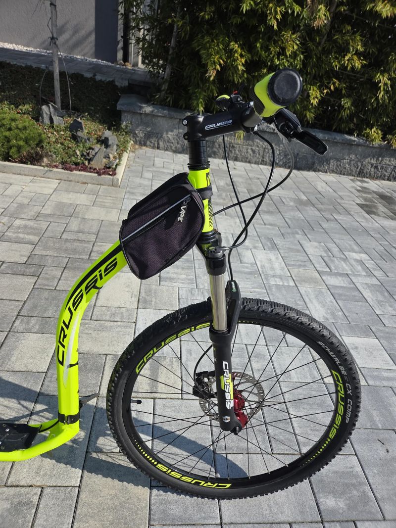 Terénní koloběžka Crussis