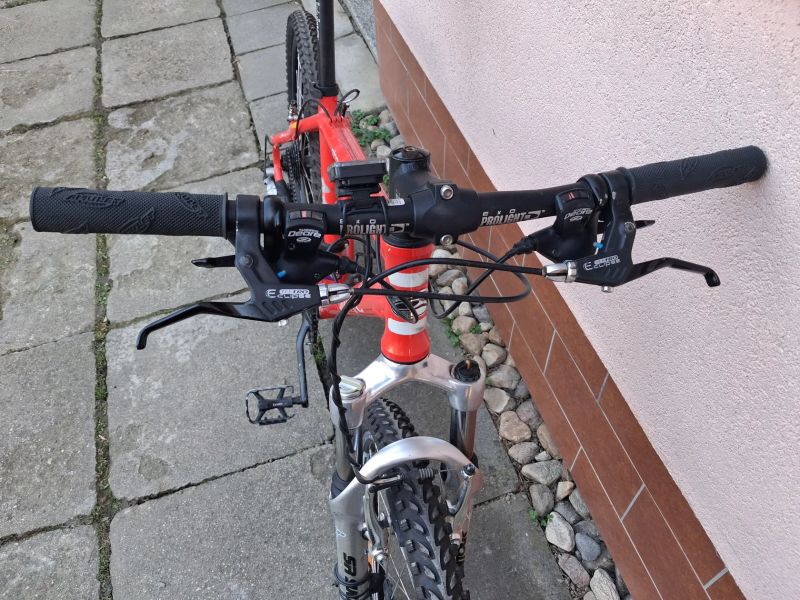 Amulet Structure rám 17" kola 26"